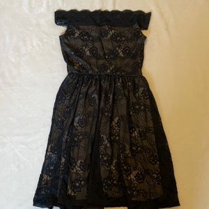 Very cute off the should black dress